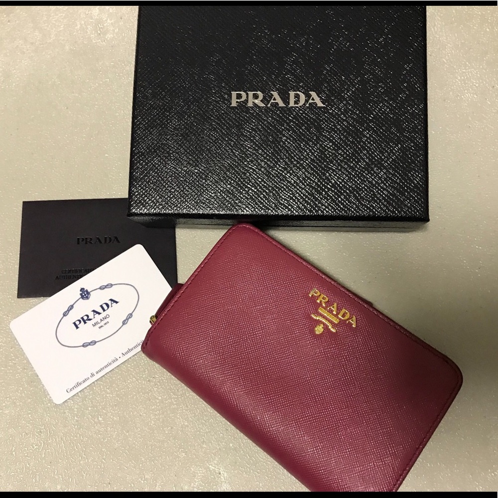 Prada Medium saffiano leather wallet